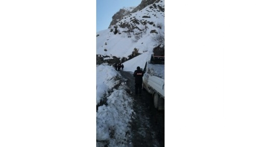 Yardım Konvoyuna Çığ Engeli