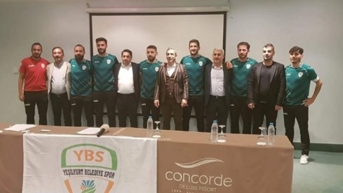 YBS'den Yeni Transferlere Toplu İmza