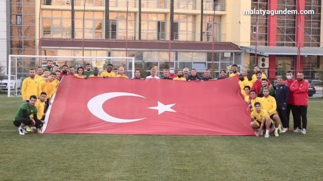 Yeni Malatyaspor'da 2 futbolcunun Covid-19 testi pozitif çıktı