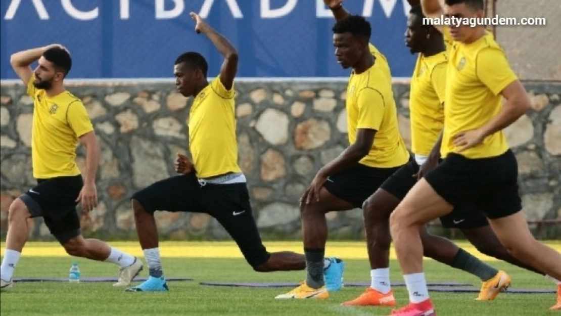 Gözler Göztepe maçında