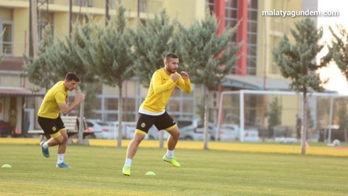 Yeni Malatyaspor'un 3 oyuncusu sakatlandı