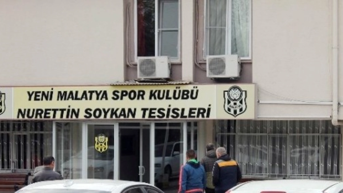 Yeni Malatyaspor'da Futbolcular Antrenmanı Boykot Etti