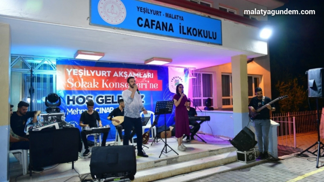 Yeşilyurt akşamları sokak konserine büyük ilgi