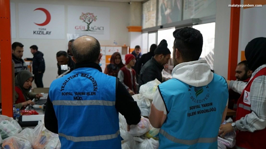 Yeşilyurt Belediyesi 'Emanet Çarşısı' ile gönüllere dokunuyor