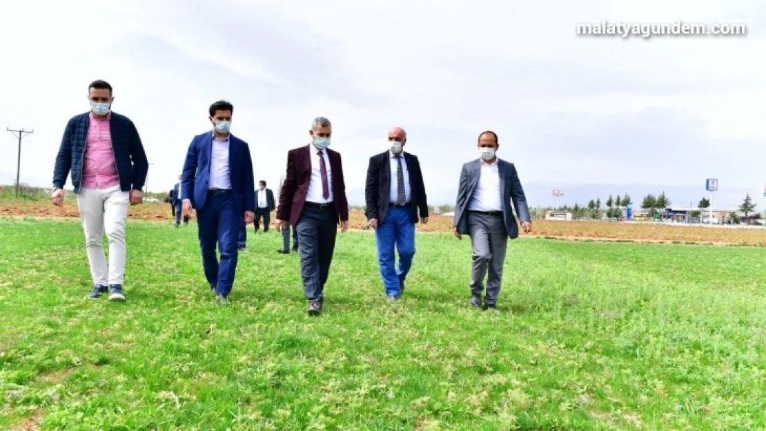 Yeşilyurt Belediyesi, tarımsal üretime hız verdi