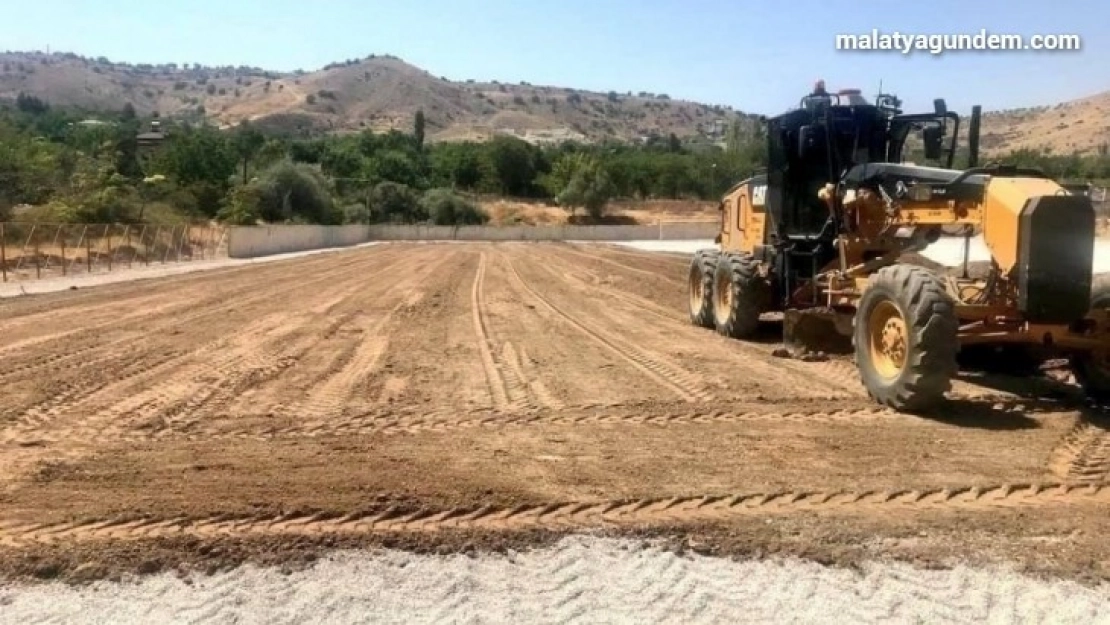 Yeşilyurt Belediyespor'da antrenman sahası yapım çalışmaları sürüyor