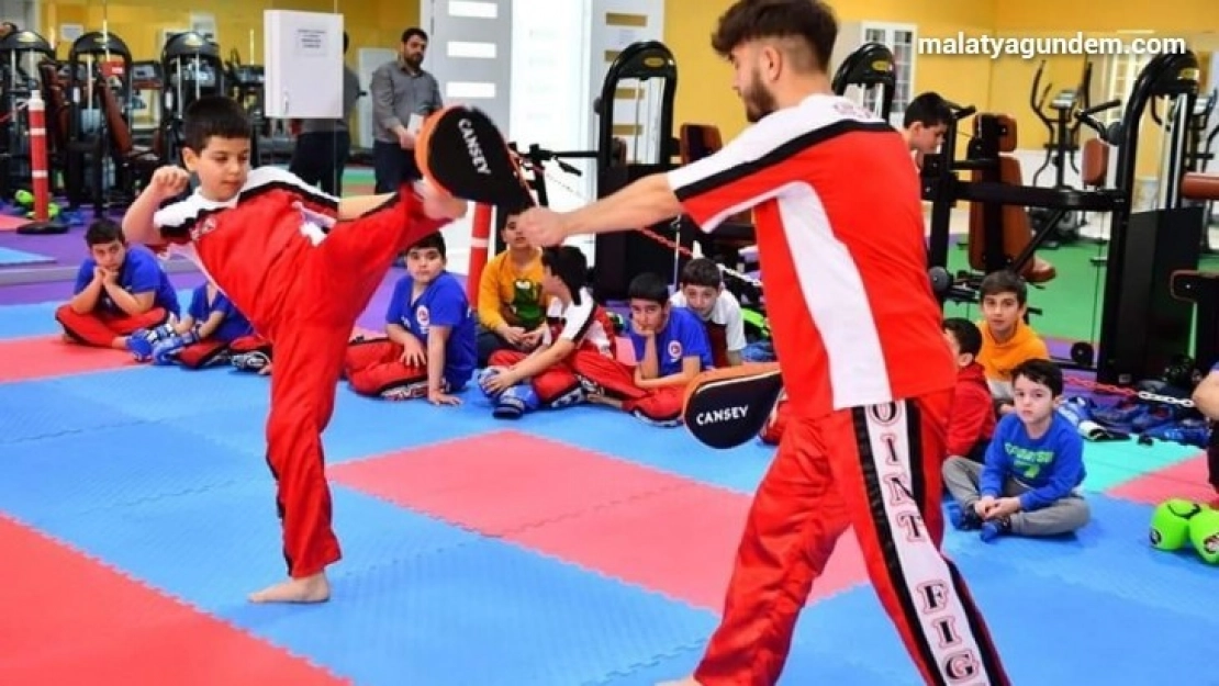 Yeşilyurt Belediyespor kick-boks takımı gözünü zirveye dikti