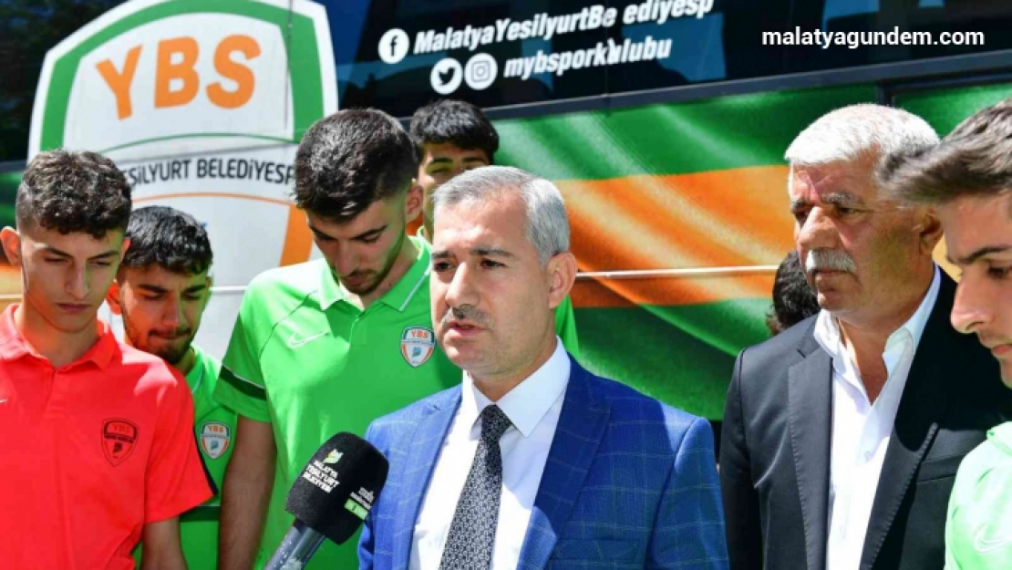 Yeşilyurt Belediyespor U-18 takımı Kahramanmaraş'a uğurladı