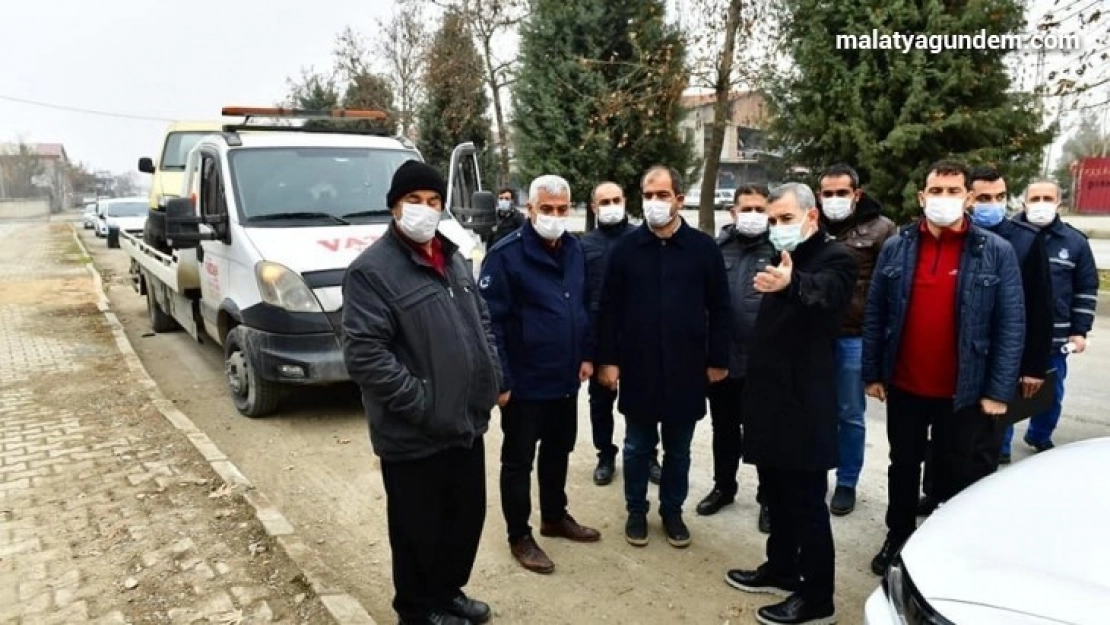 Atıl vaziyette bulunan, araçlar kaldırılıyor