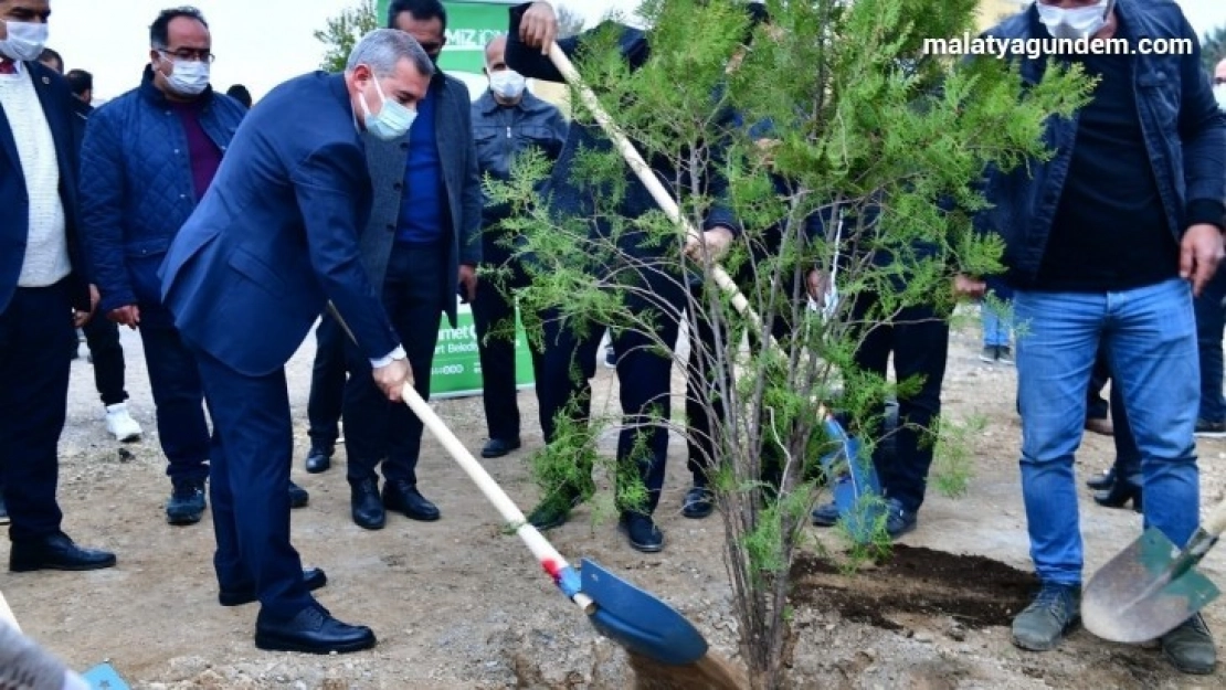 Yeşilyurt'ta fidan dikme kampanyasına destek