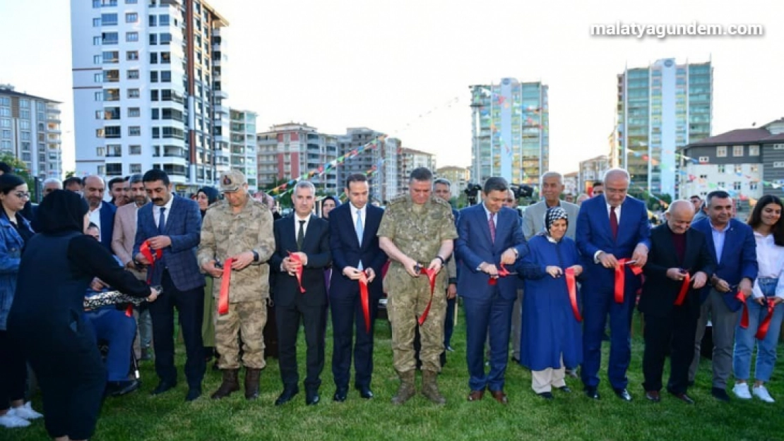 Yeşilyurt'ta Şehit Semih Özbey Parkı'nın açılışında duygusal anlar