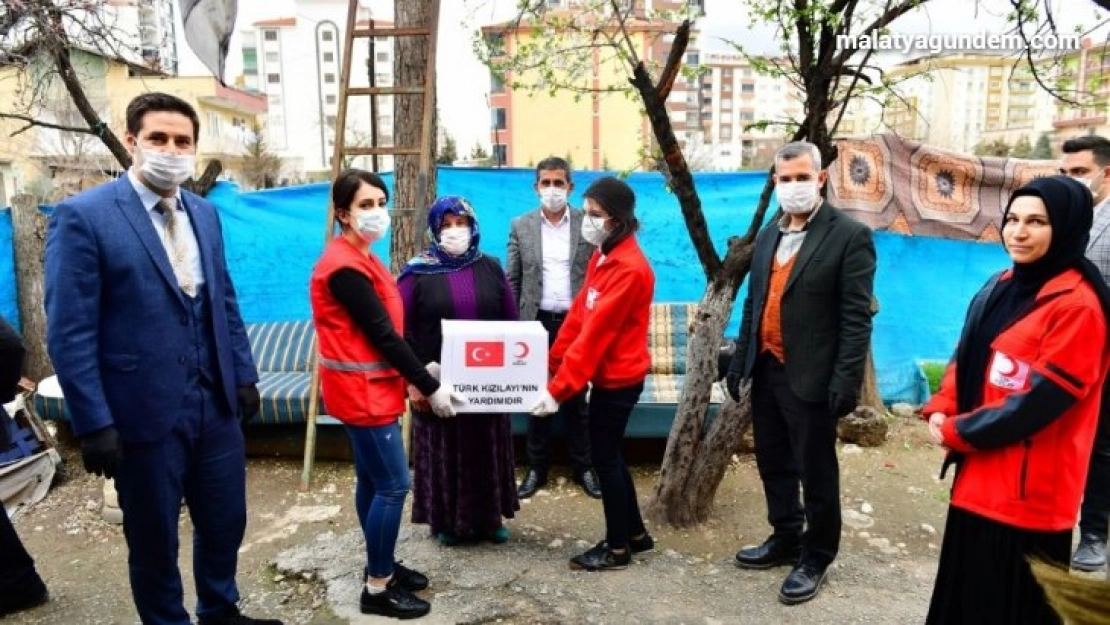 Yeşilyurt'ta yaşlılara yardım