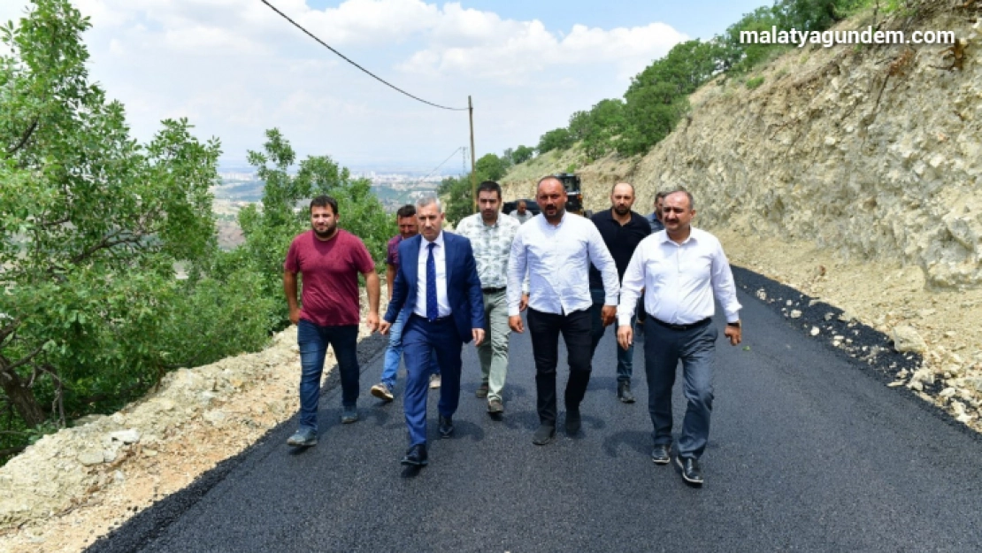 Yeşilyurt'ta yol düzenleme çalışmaları