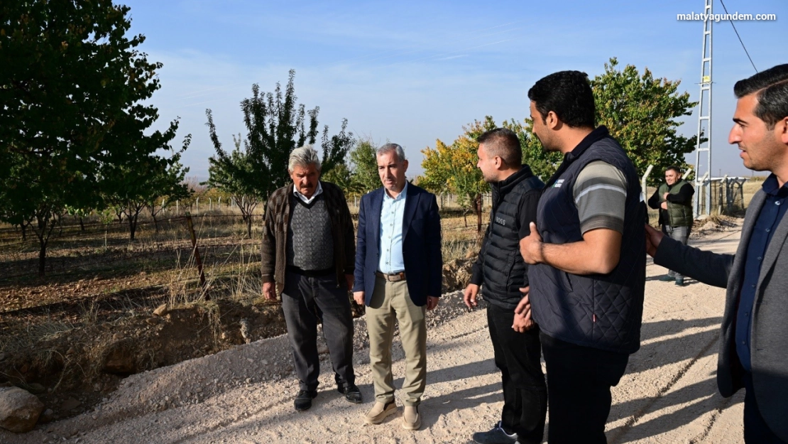 Yeşilyurt'ta yollar yenileniyor