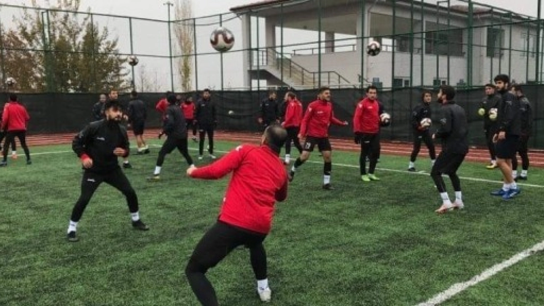 Yeşilyurt Belediyespor Mesai Sürüyor