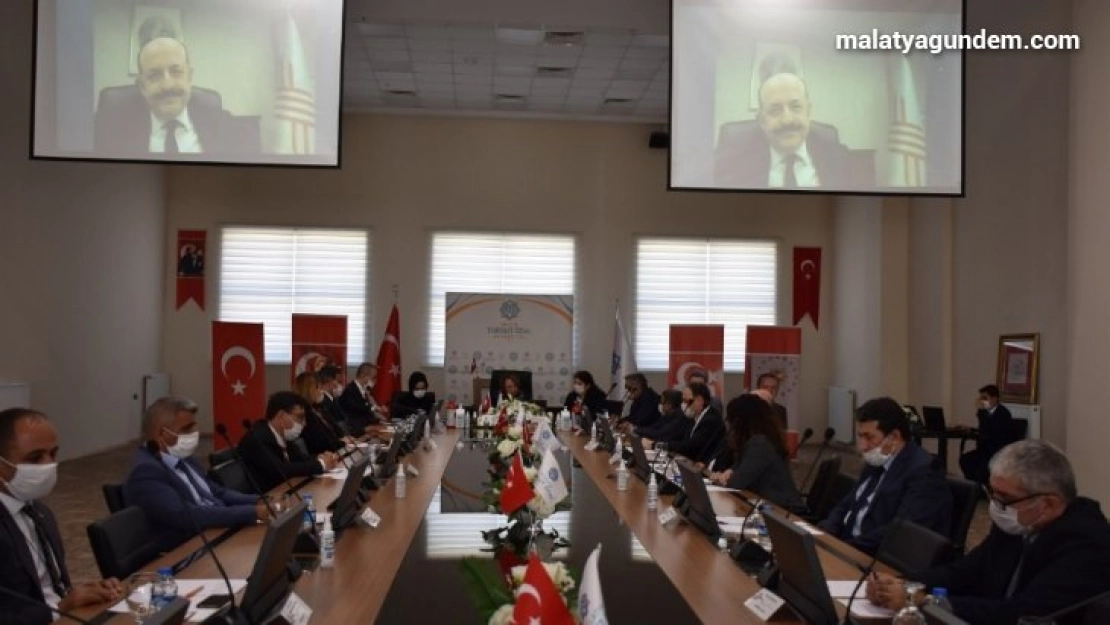Prof. Dr. Saraç, MTÜ Senatosu'na katıldı