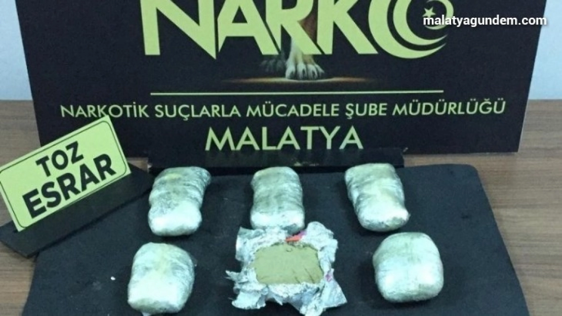 Yolcu otobüsünde esrar sevkiyatına darbe