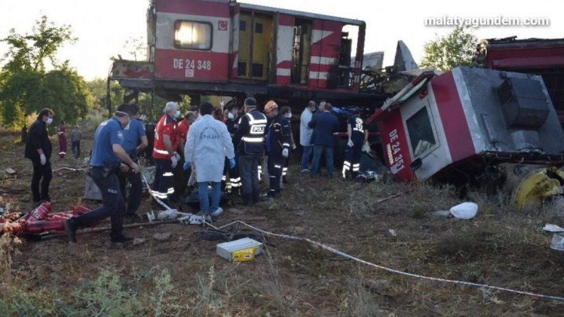 Yük trenleri çarpıştı: 1 ölü, 4 yaralı