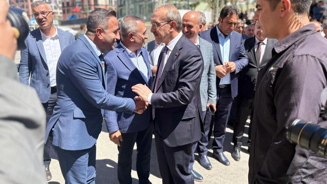 Akçadağ'da Büyük Değişim Ve Dönüşüm Süreci Tüm Hızıyla Devam Ediyor