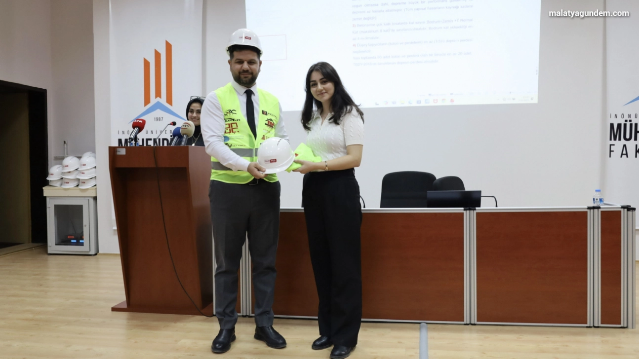 Esen: Can kayıplarının yüzde 95'i eski binalardan kaynaklandı