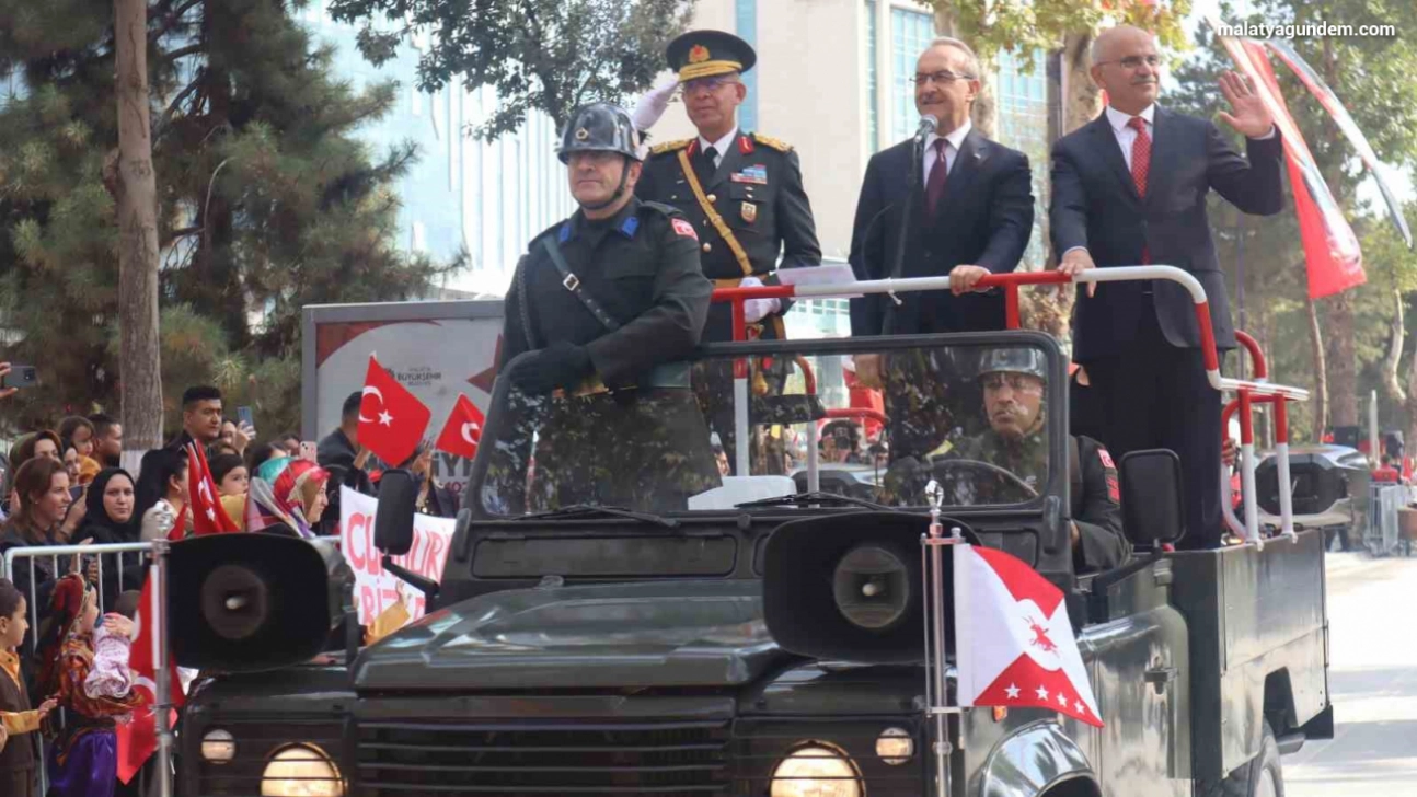 Cumhuriyetin 102.yılı Malatya'da törenle kutlandı