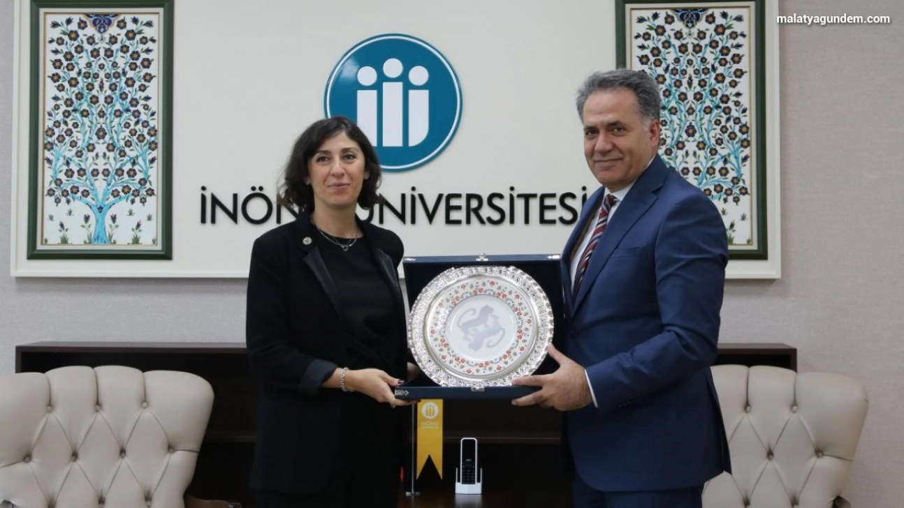 İsmet İnönü'nün torunu Zeynep Bilgehan'dan Rektör Akpolat'a ziyaret