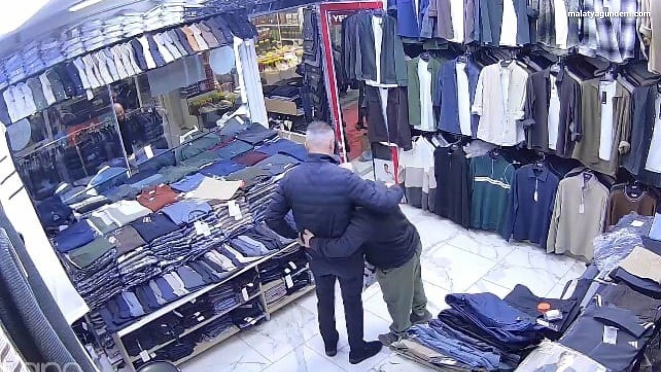 Down sendromlu genç ile esnafın diyaloğu yürekleri ısıttı