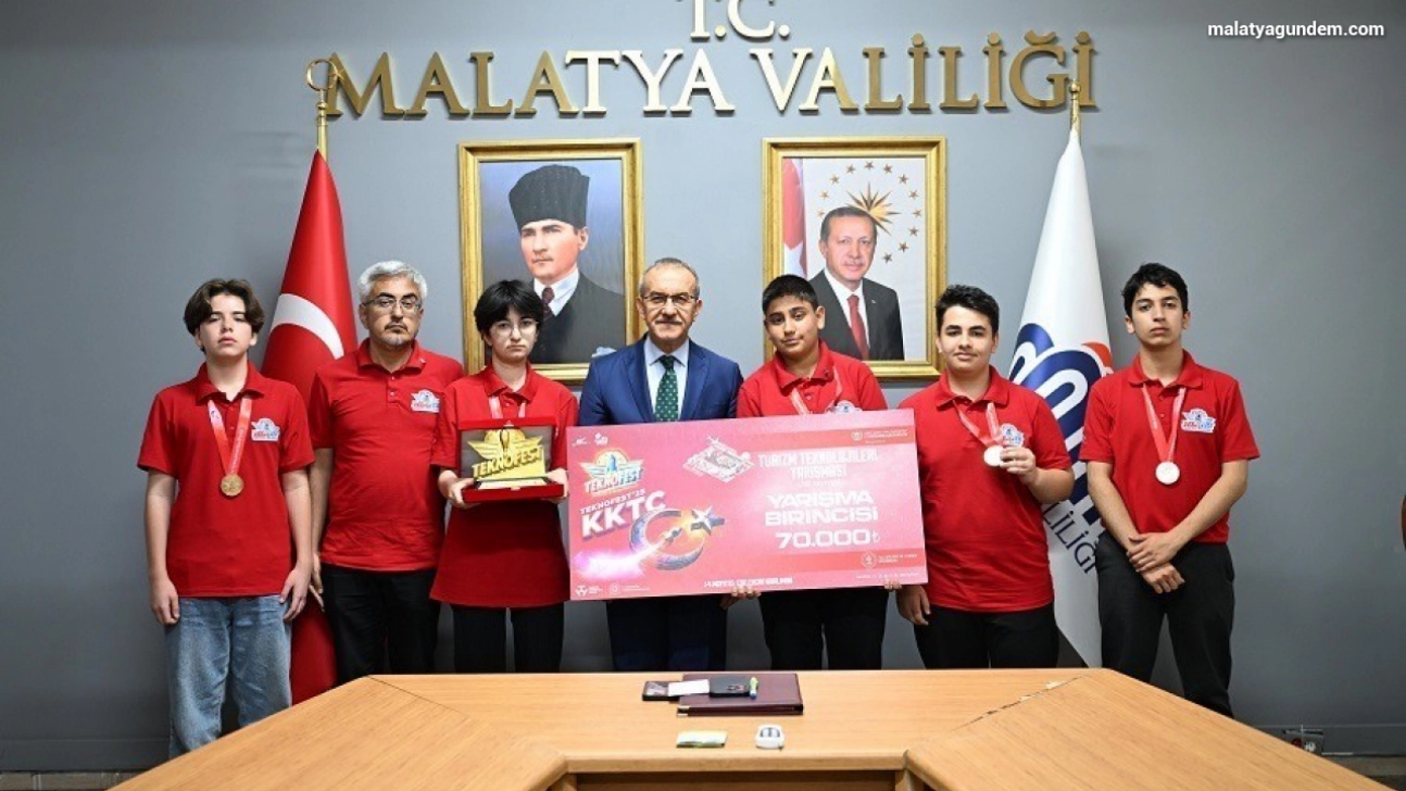 Malatyalı genç yetenekler başarılarını Vali Yavuz'la paylaştı