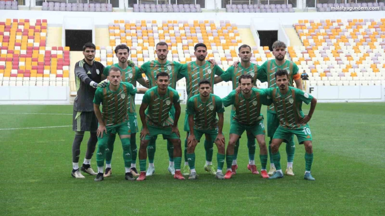 Yeşilyurtspor son dakikalarda ya üzülüyor ya seviniyor