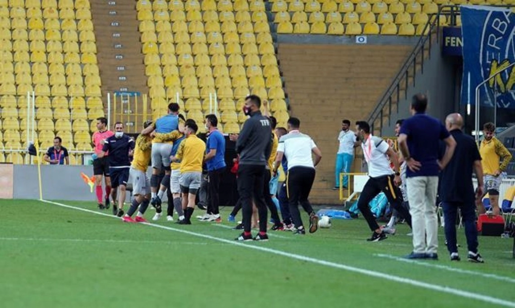 Fenerbahçe Karşılaşmasından Kareler