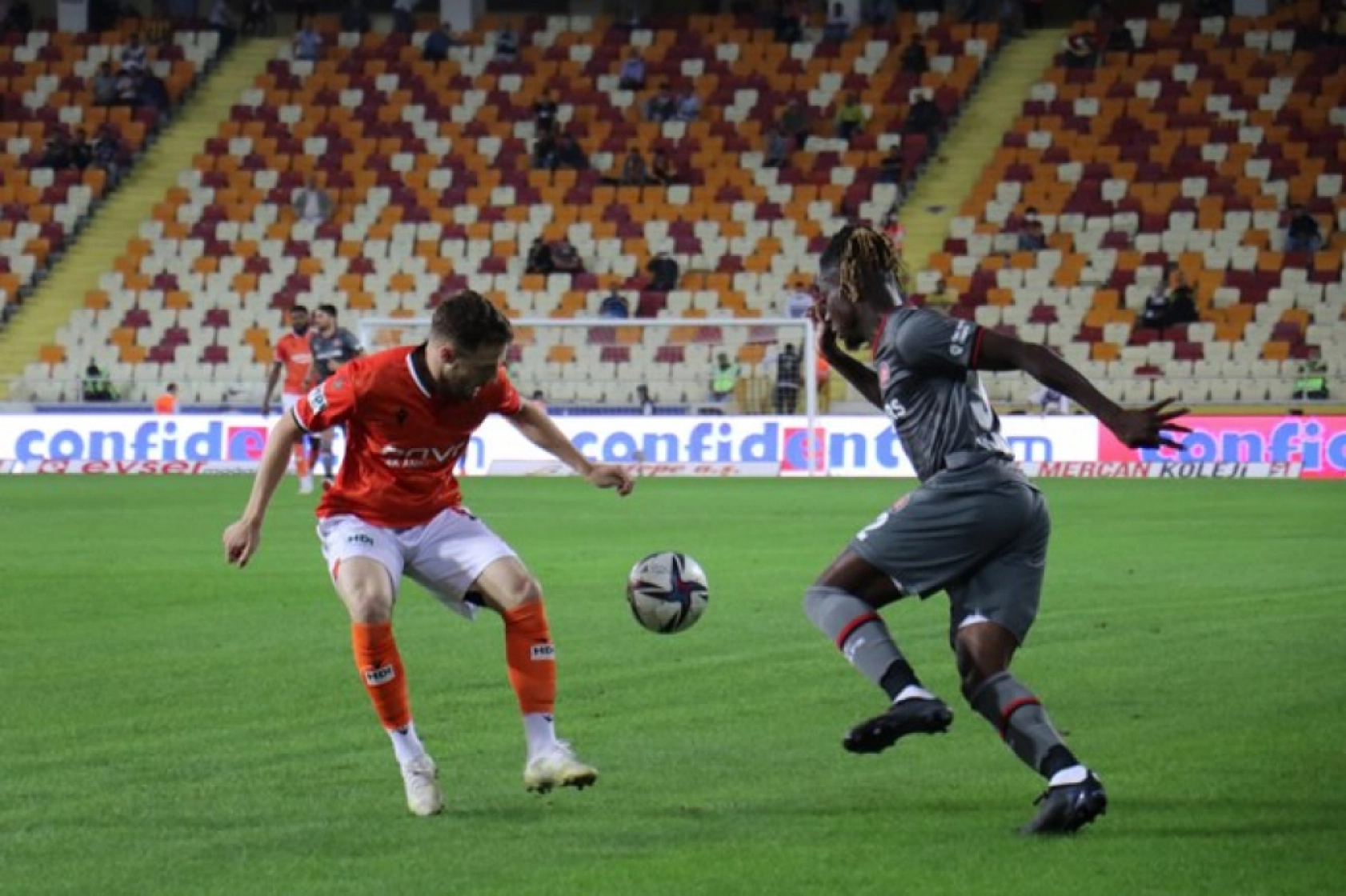 Fatih Karagümrük Karşılaşmasından Kareler