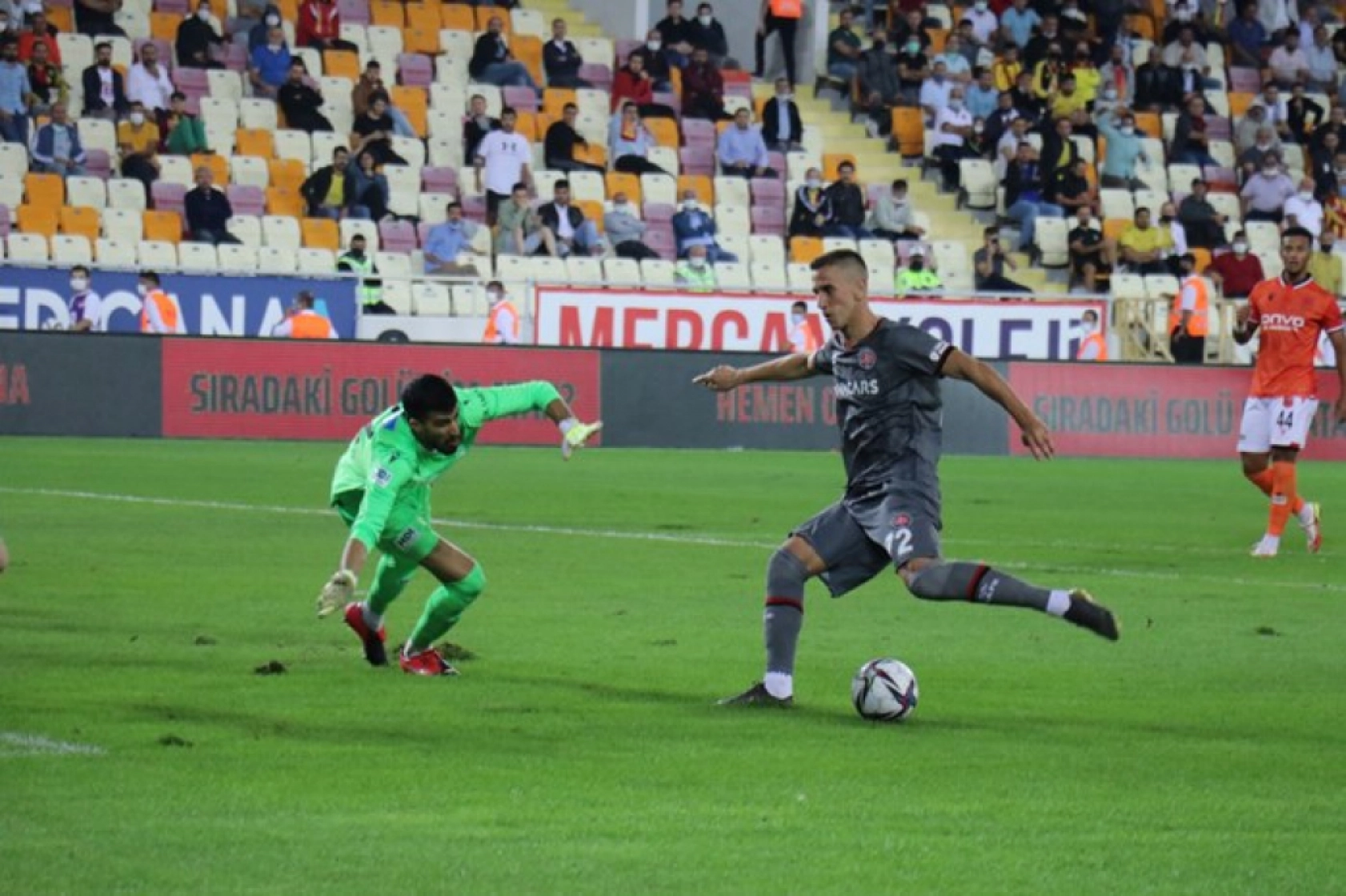 Fatih Karagümrük Karşılaşmasından Kareler