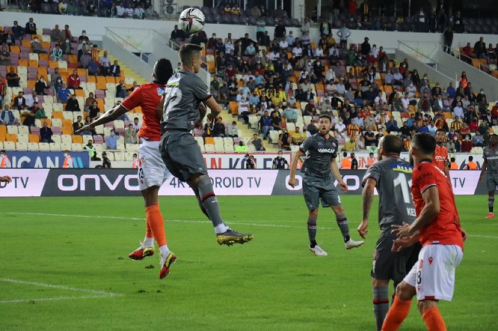 Fatih Karagümrük Karşılaşmasından Kareler