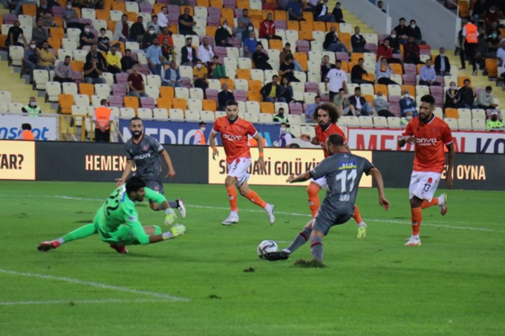 Fatih Karagümrük Karşılaşmasından Kareler