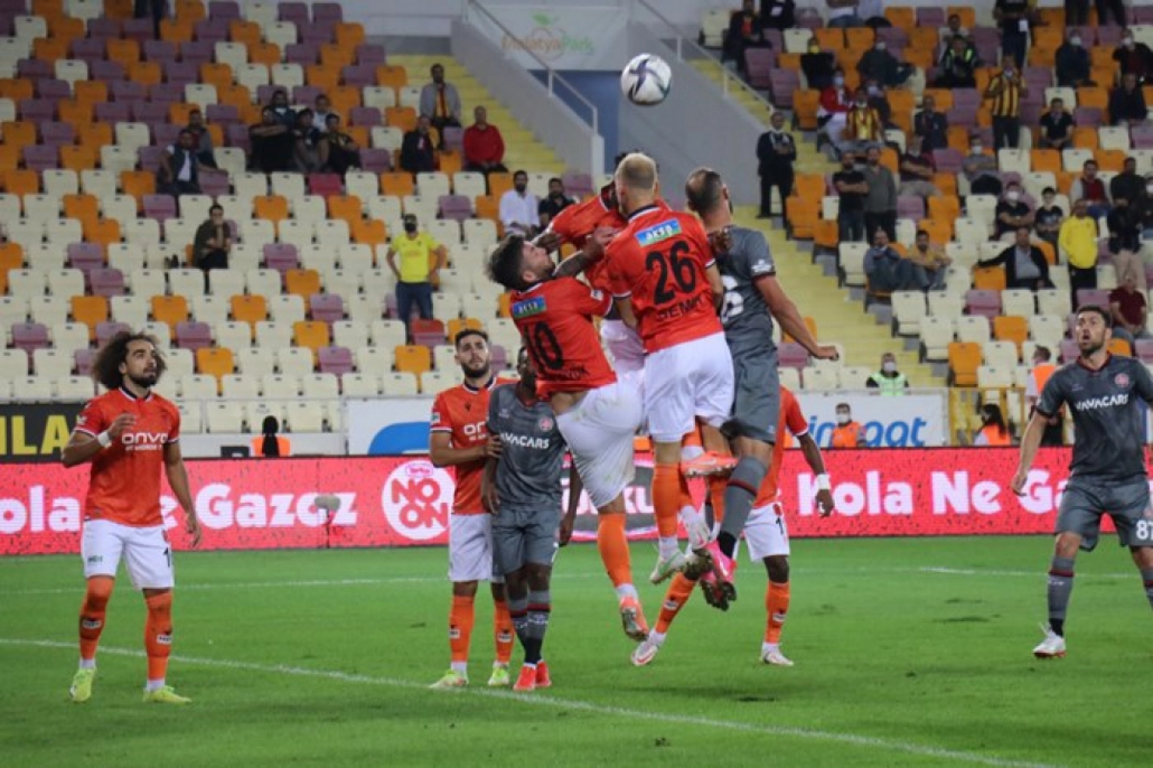 Fatih Karagümrük Karşılaşmasından Kareler