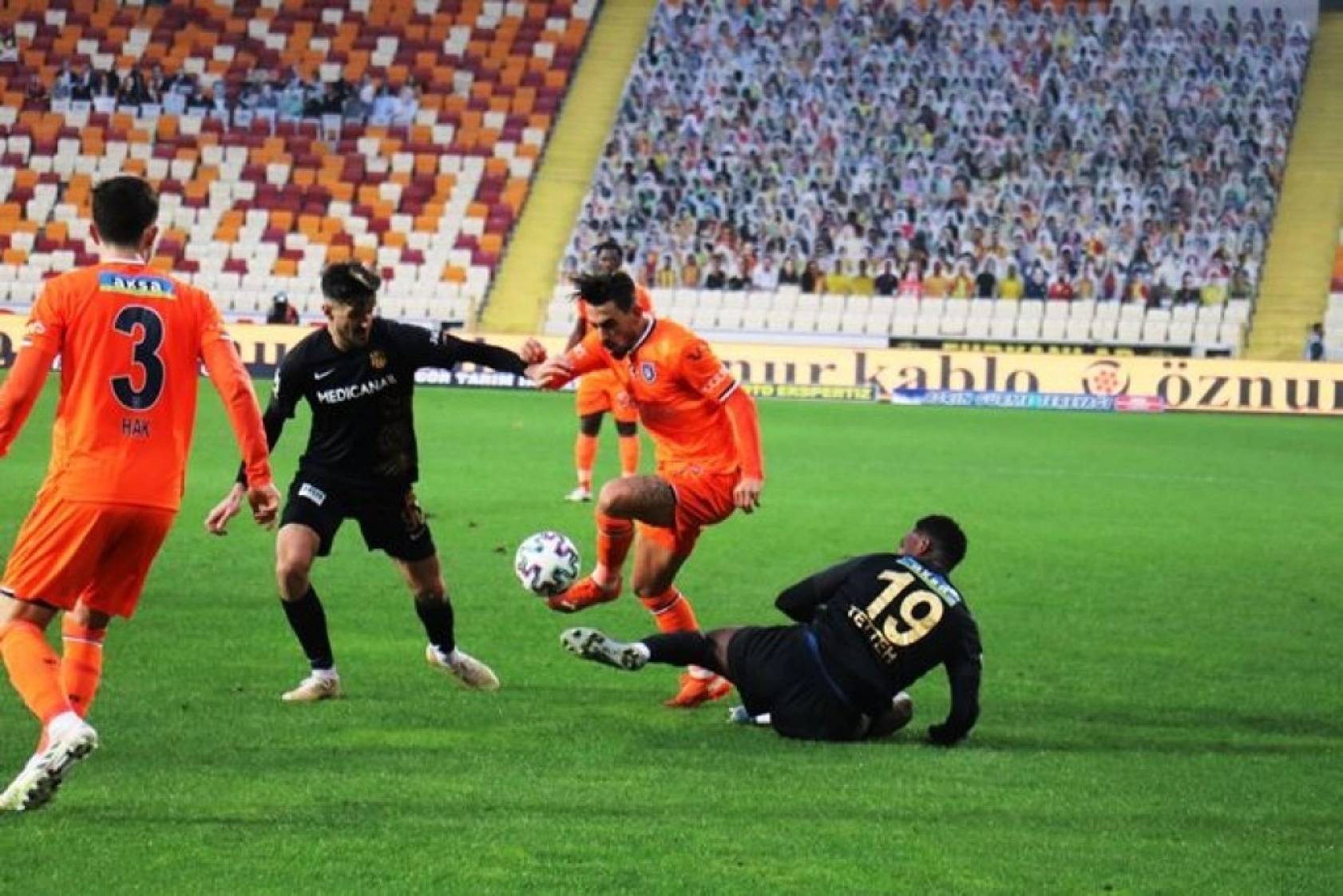 Yeni Malatyaspor-Başakşehir Karşılaşmasından Kareler