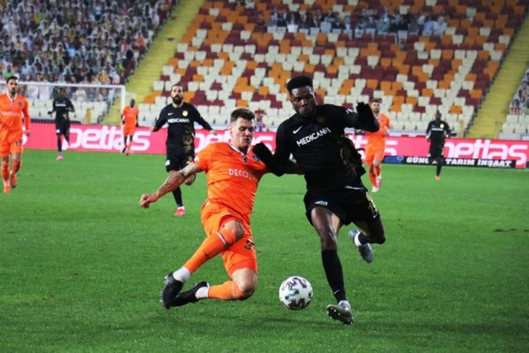 Yeni Malatyaspor-Başakşehir Karşılaşmasından Kareler