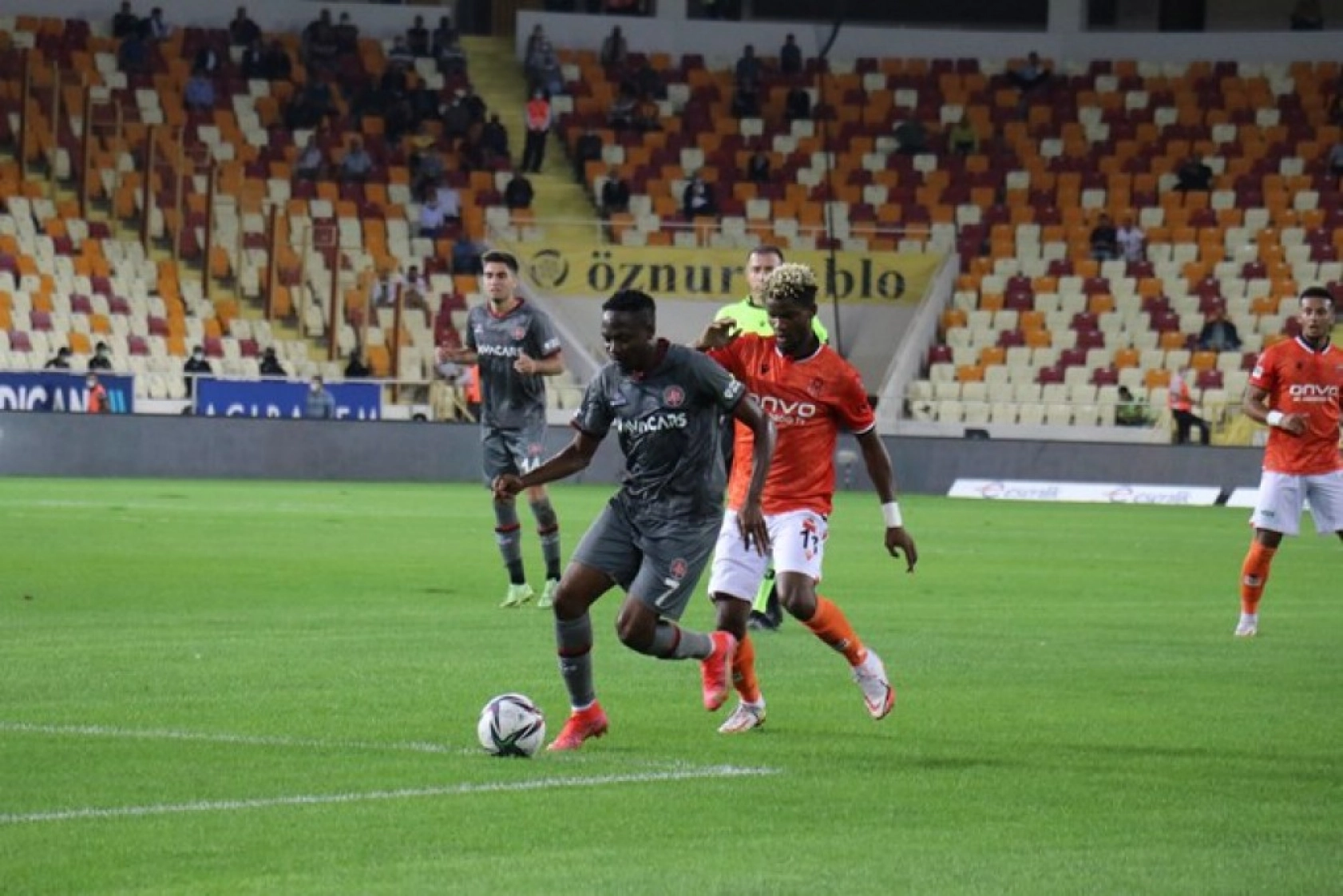 Fatih Karagümrük Karşılaşmasından Kareler