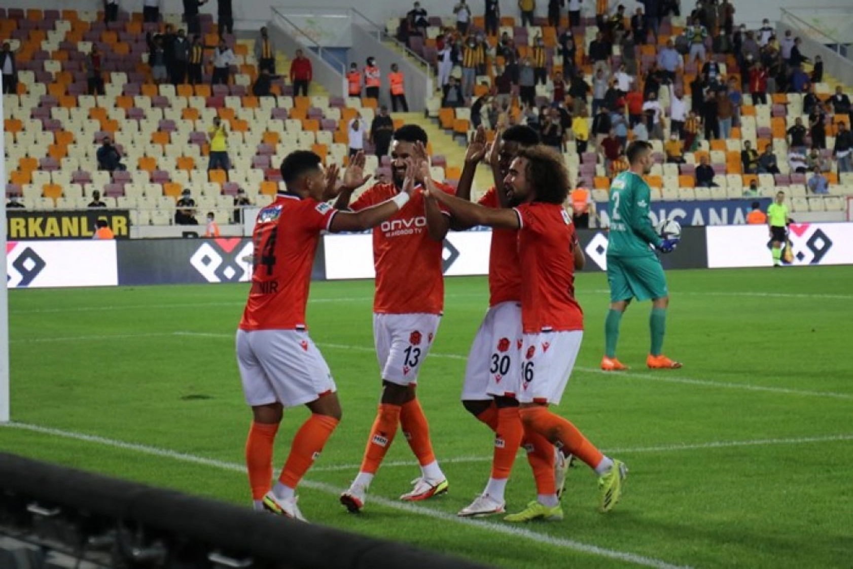 Fatih Karagümrük Karşılaşmasından Kareler