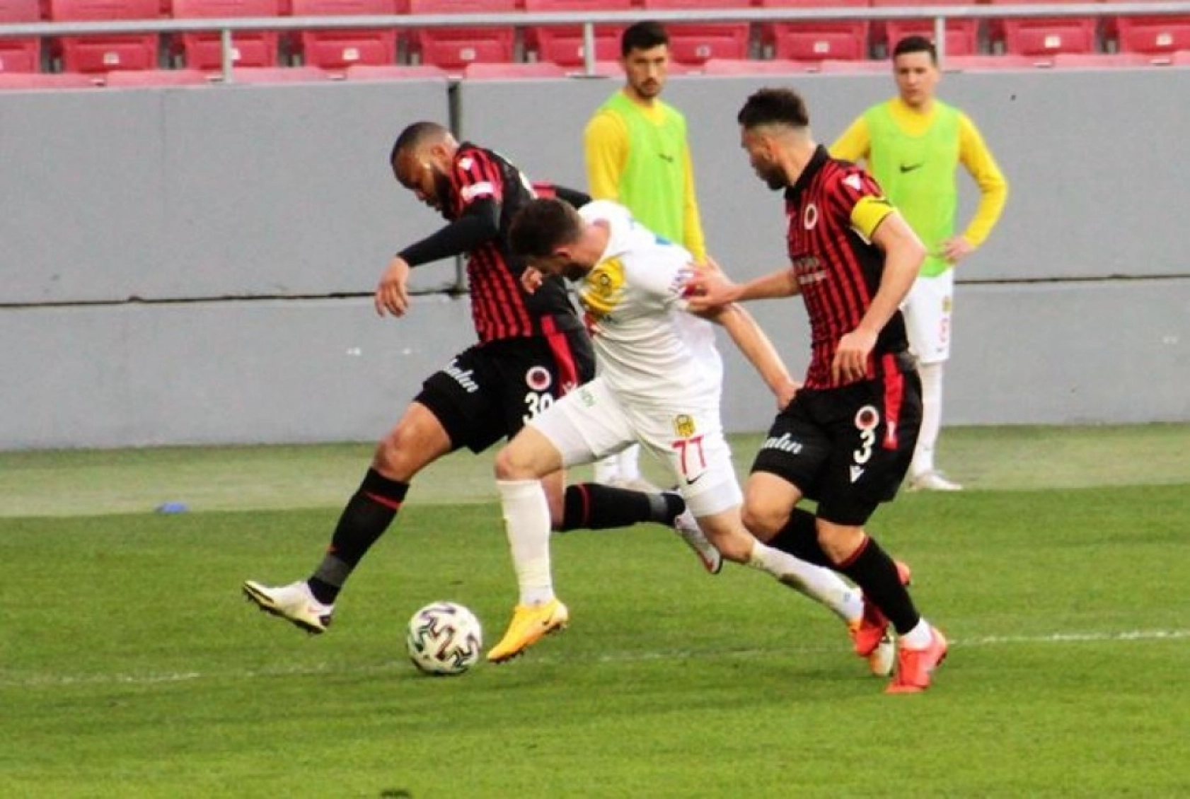 Gençlerbirliği Maçından Karaler