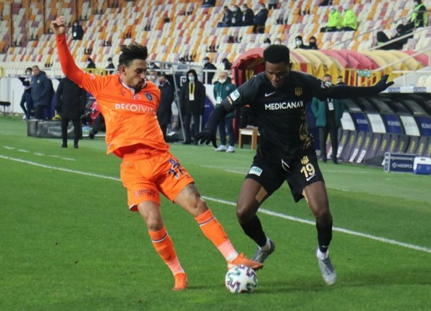 Yeni Malatyaspor-Başakşehir Karşılaşmasından Kareler