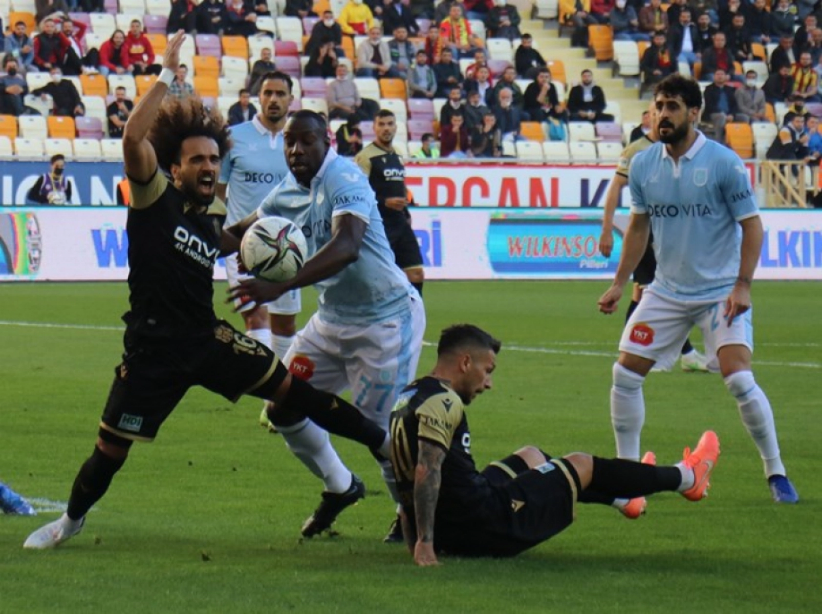 Medipol Başakşehir Maçından Kareler