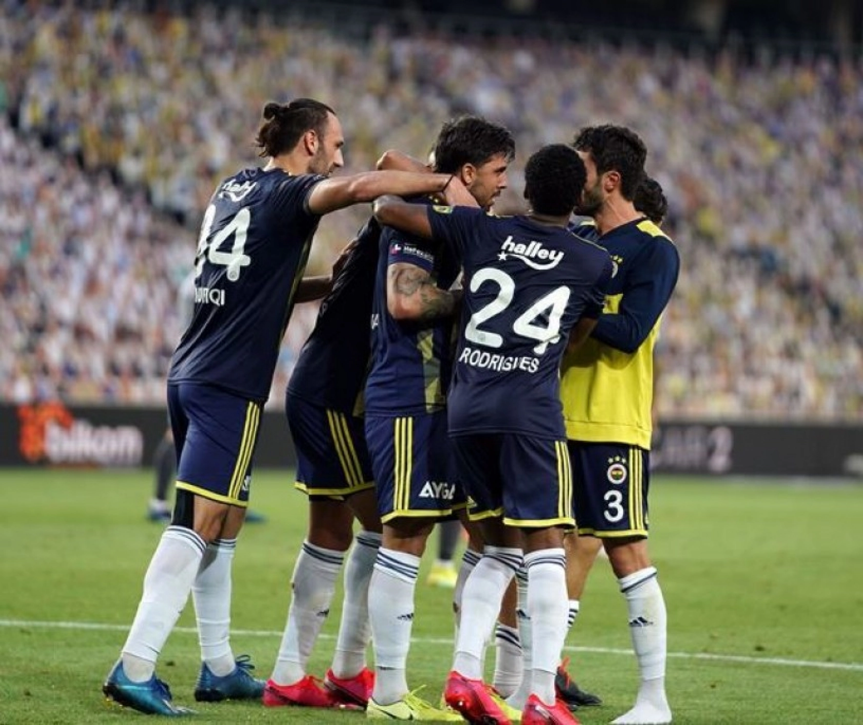 Fenerbahçe Karşılaşmasından Kareler