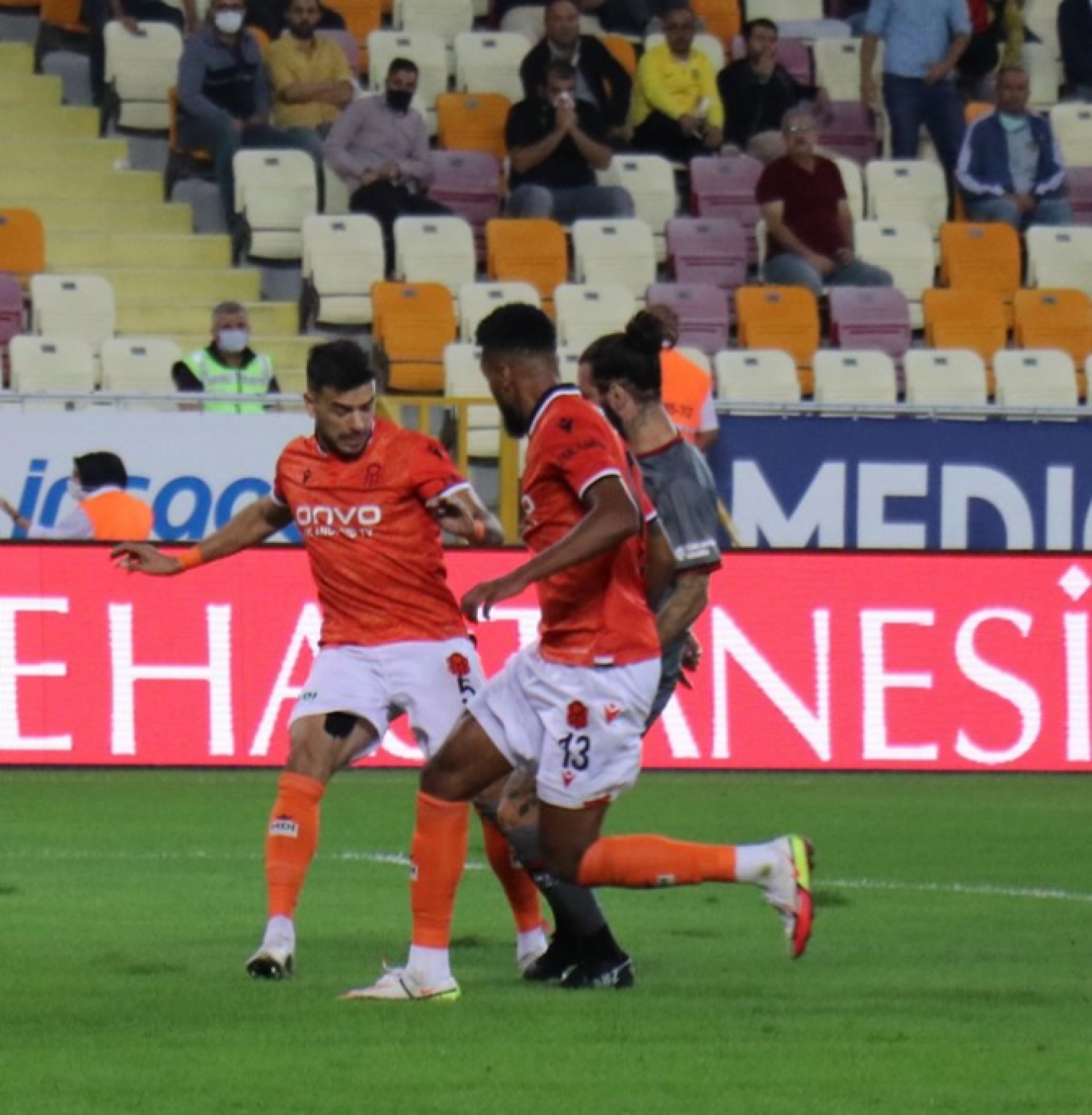 Fatih Karagümrük Karşılaşmasından Kareler