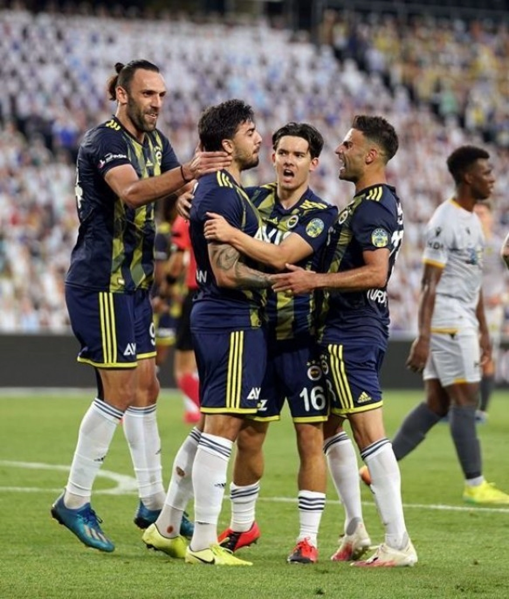 Fenerbahçe Karşılaşmasından Kareler