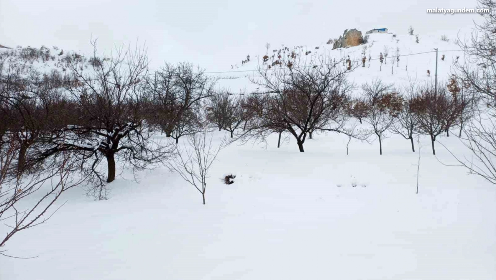 Akçadağ'da kar kalınlığı 1 metreye yaklaştı
