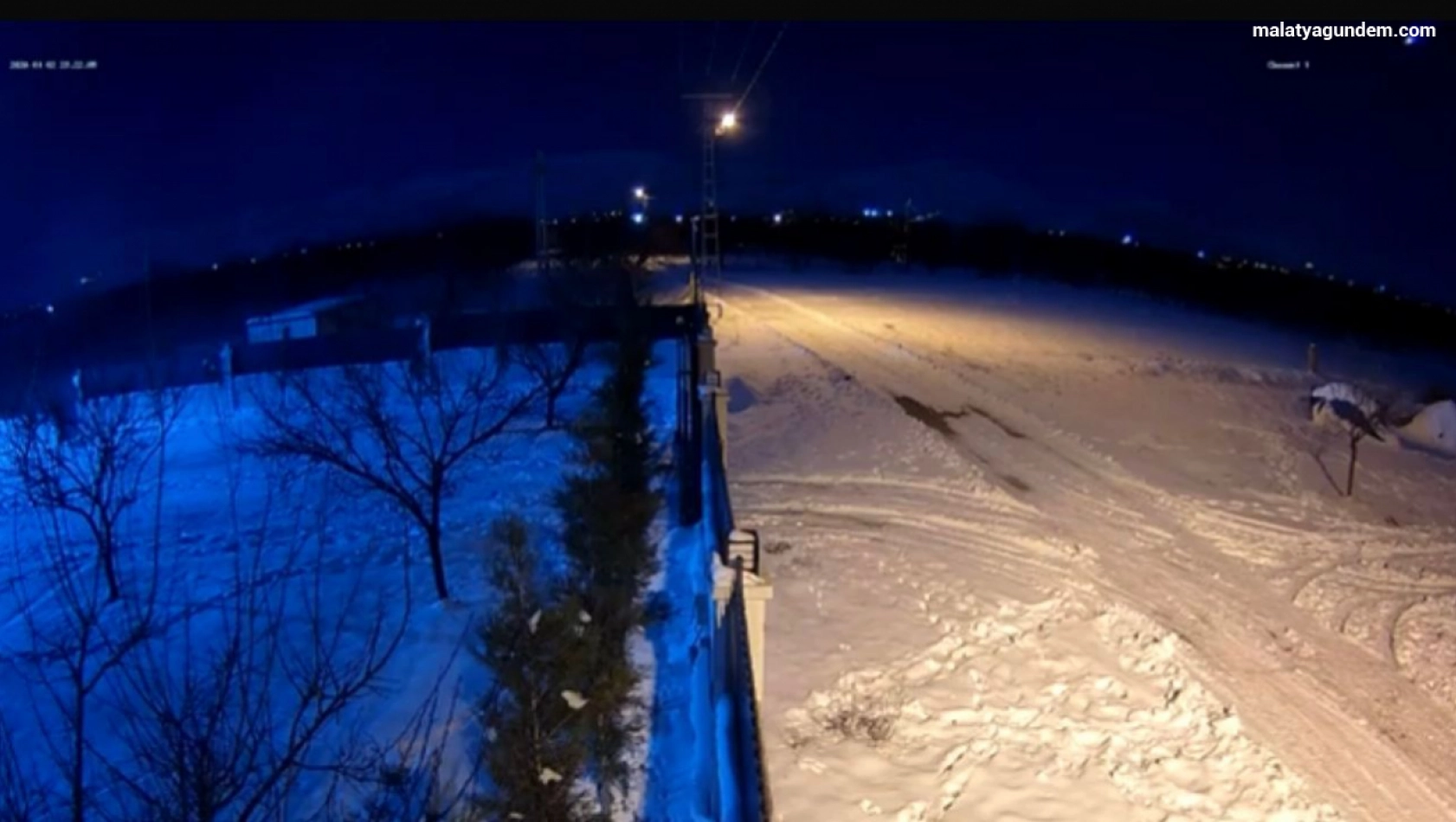 Akçadağ'a düşen meteor, gökyüzünü aydınlattı