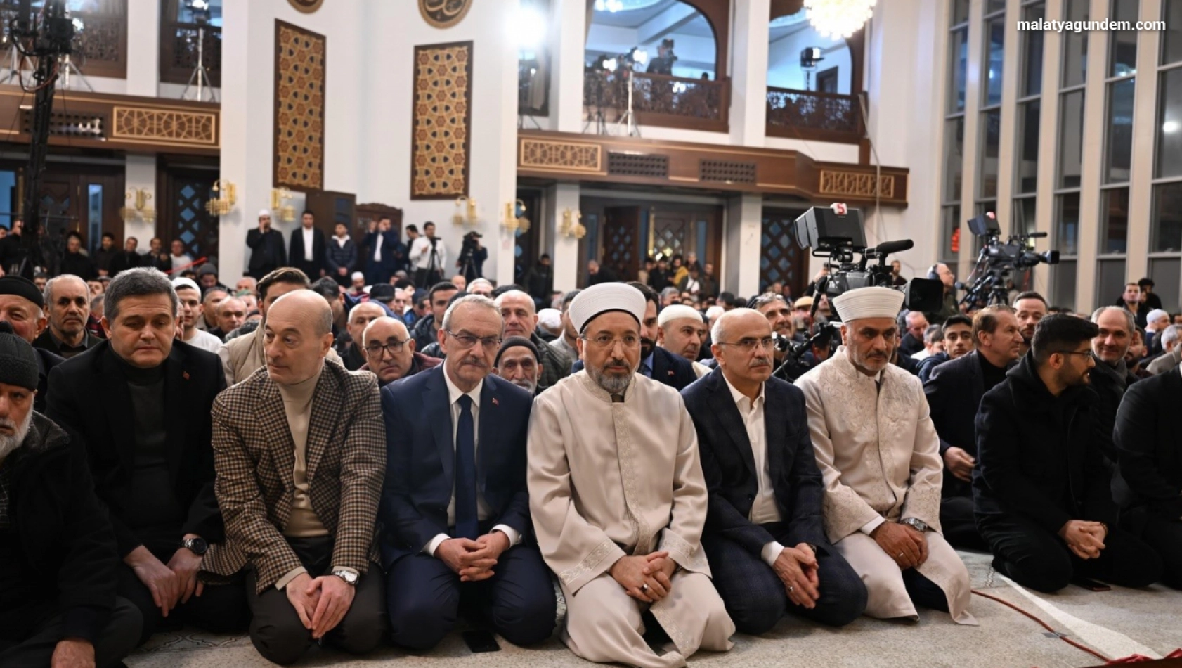 Malatya'da Miraç Kandili dualarla idrak edildi