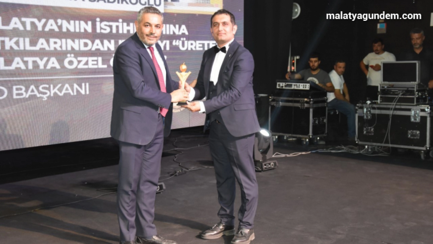 17 bin istihdam Sadıkoğlu'na ödül getirdi