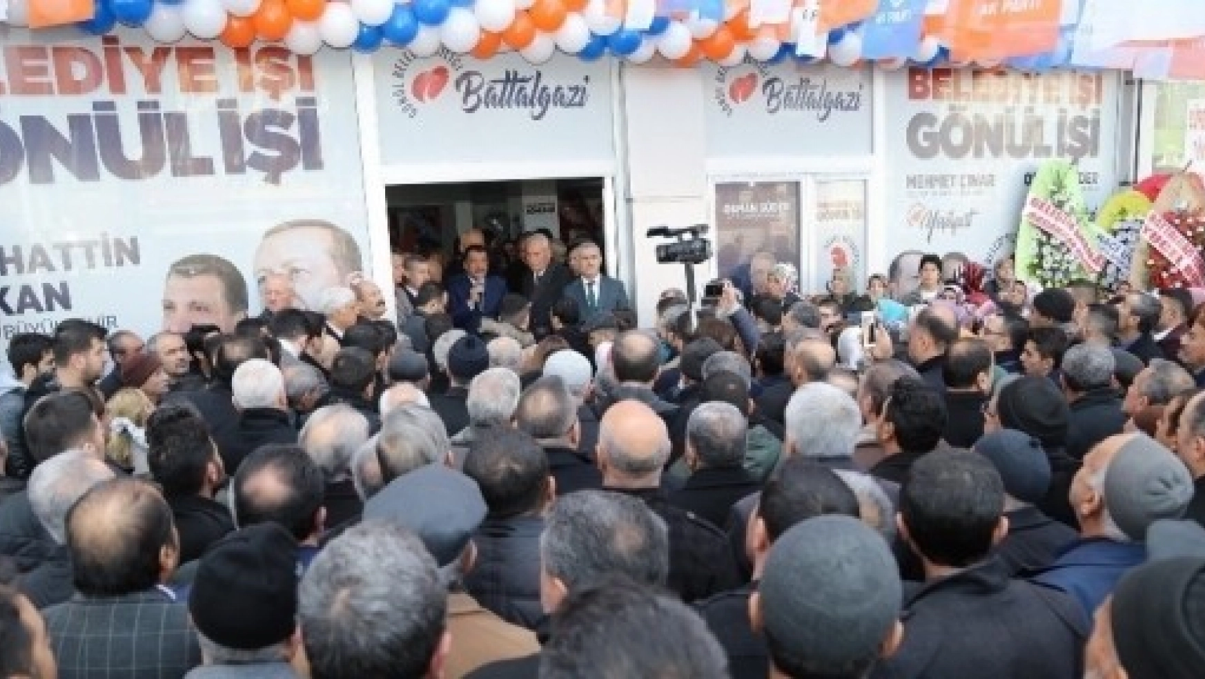 AK Parti'nin Seçim Bürosu Açıldı